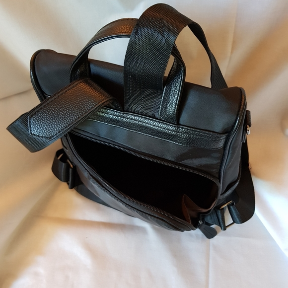 Backpack - Picture 6 of 9